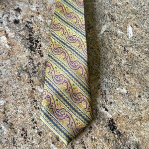 ROMA paisley stripe print silk tie.